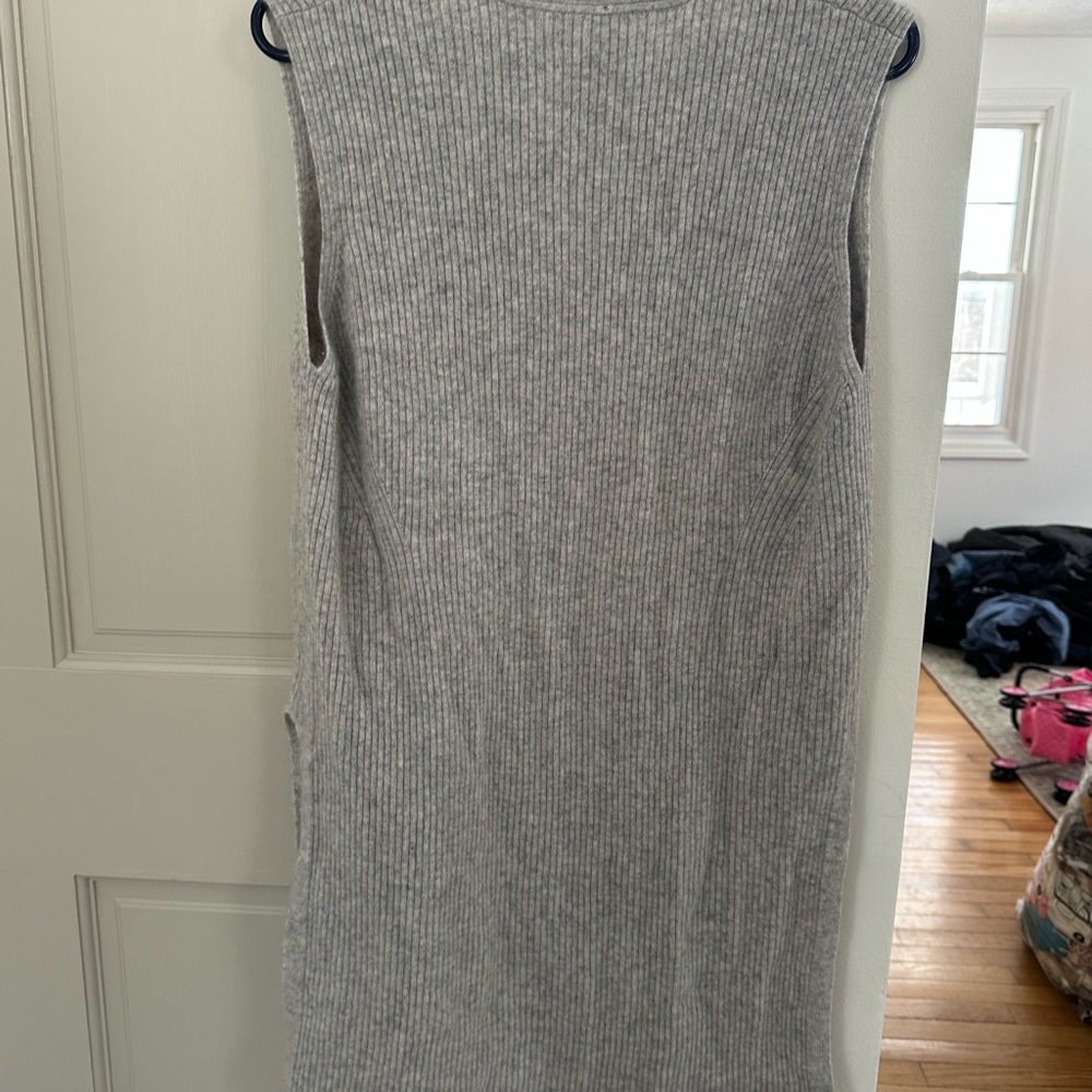 Cashmere sweater vest